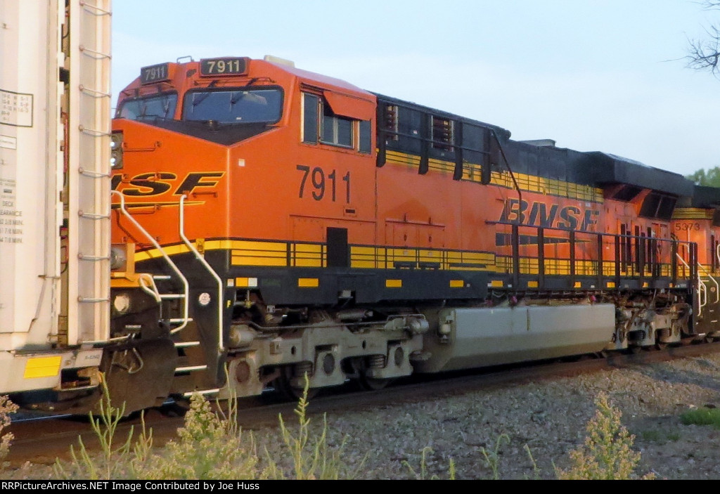 BNSF 7911